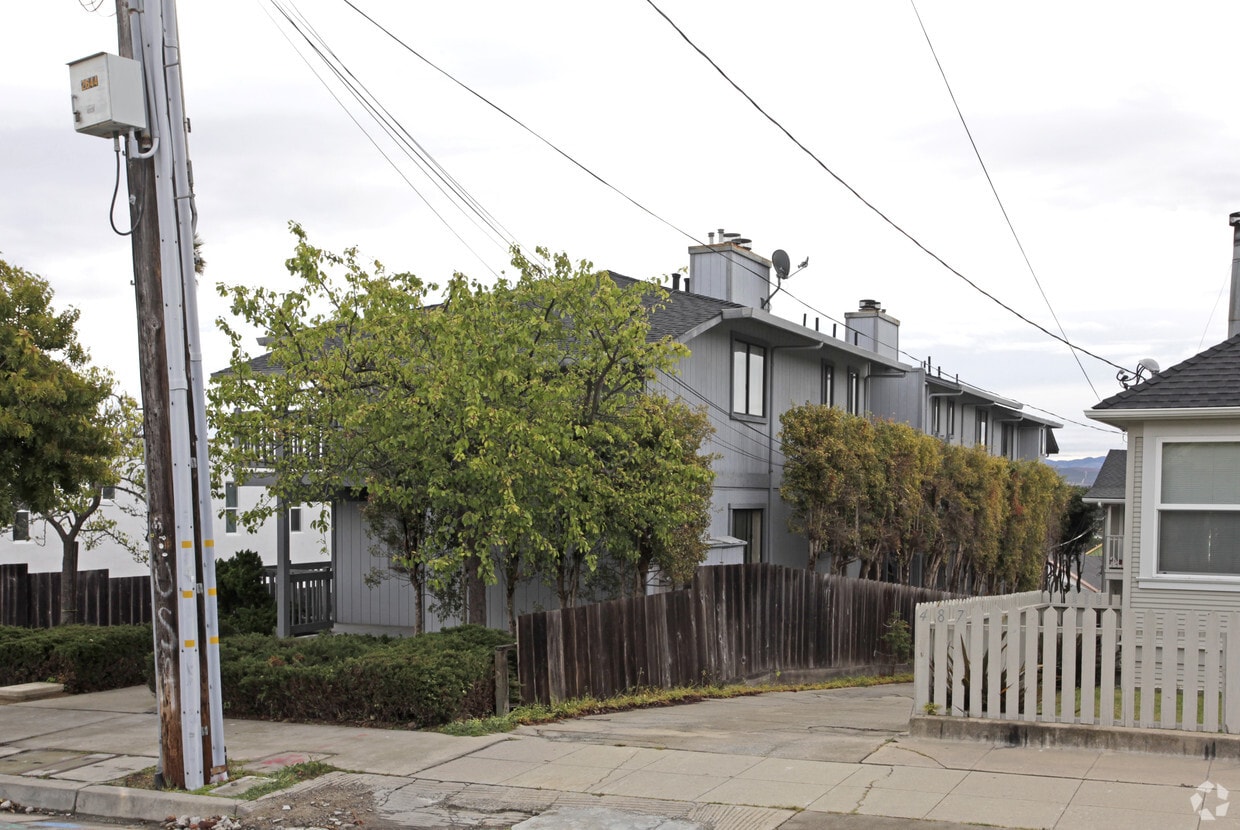 481 Watson St, Monterey, CA 93940 Apartments in Monterey, CA