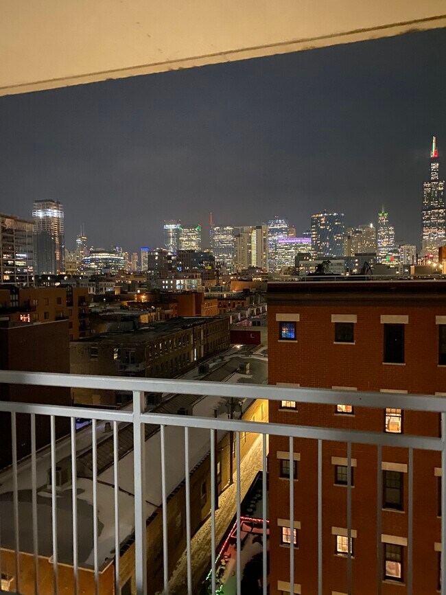 Foto del edificio - 1200 W Monroe St