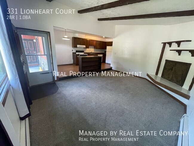 Foto del edificio - 331 Lionheart Ct