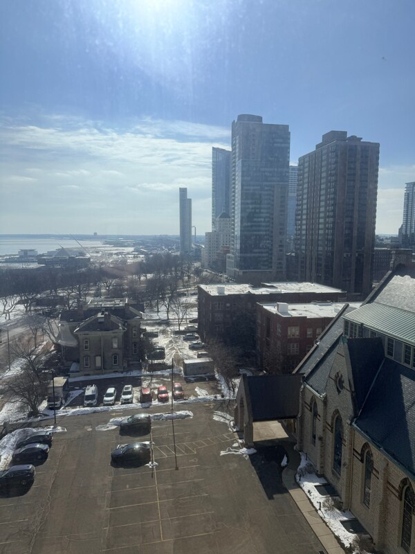 Foto del edificio - 1121 N Waverly Pl