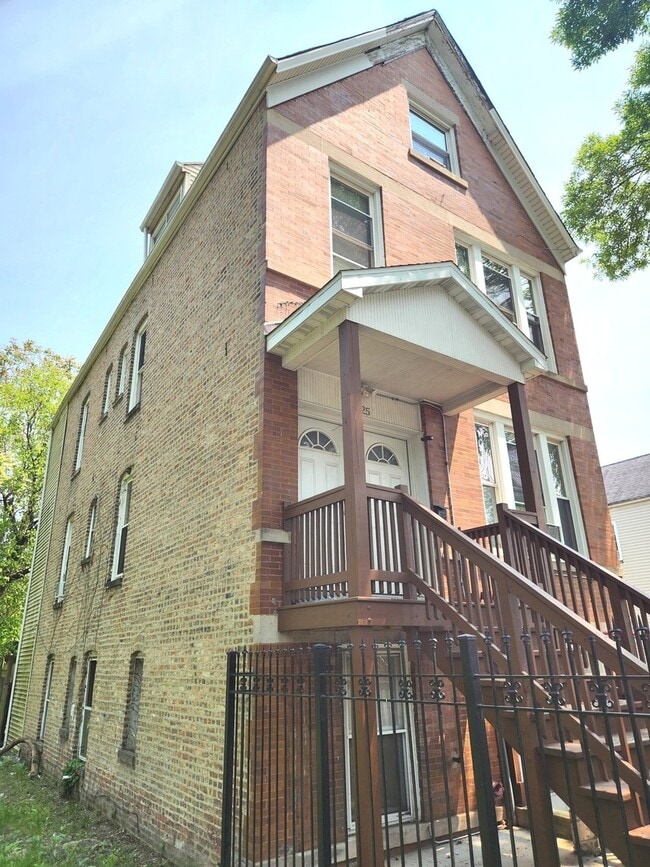 Building Photo - 5325 S Honore St