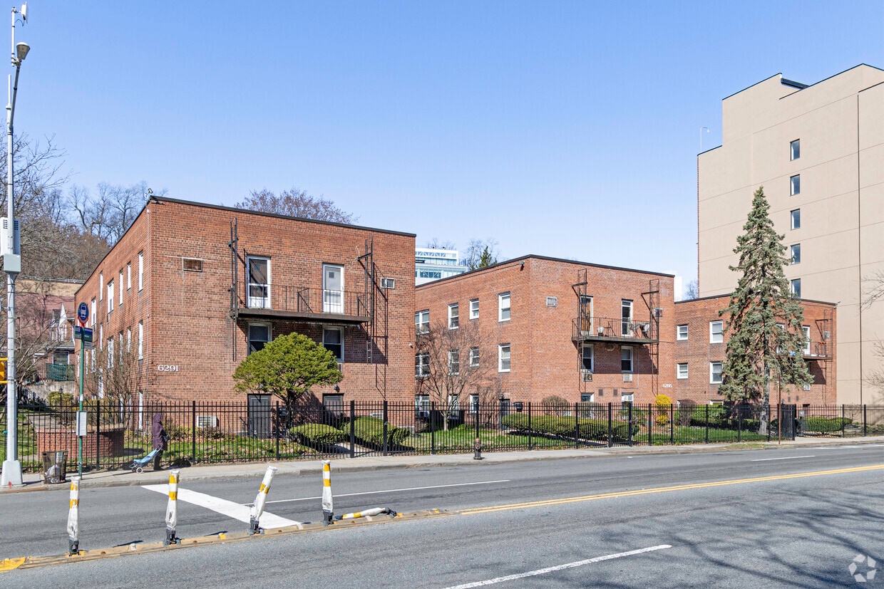 Primary Photo - Riverdale Commons Litigated
