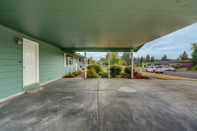 Building Photo - Spacious 4-Bedroom Home in Prime Renton Lo...