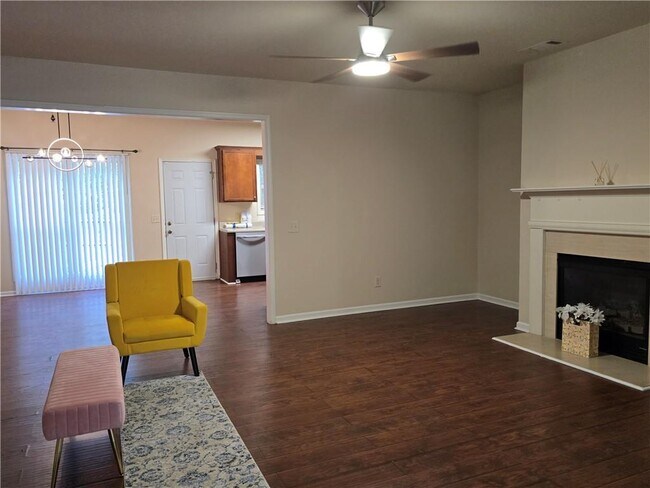 Foto del edificio - 3588 McClaren Way