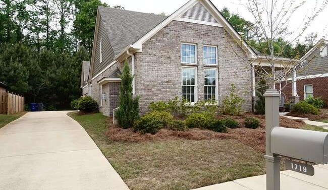 Building Photo - 1719 Creekside Dr
