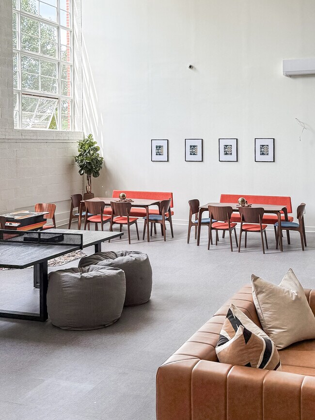 Foto del edificio - Pulaski Lofts