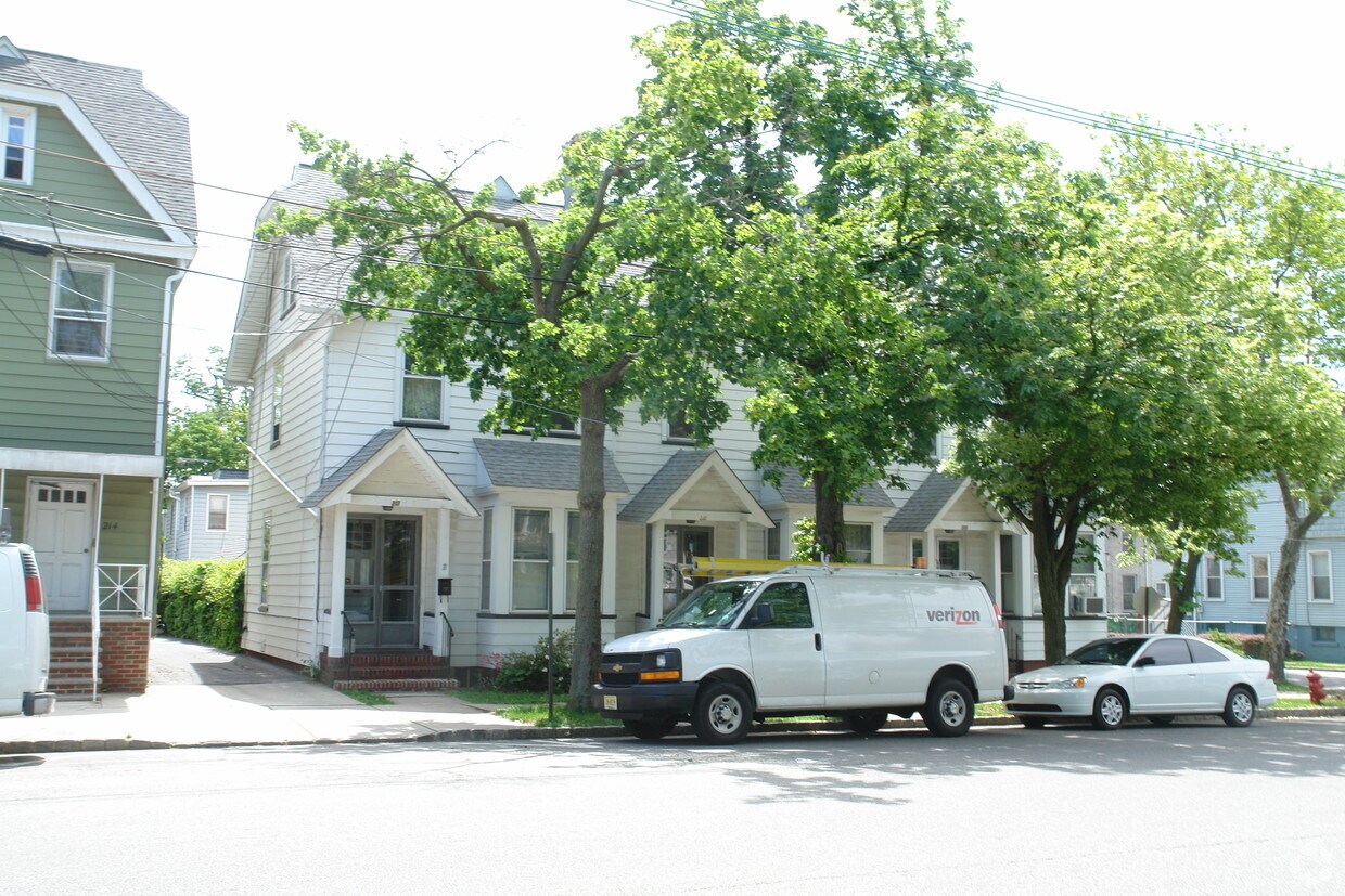 Primary Photo - 208-212 High St