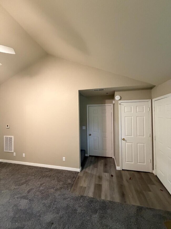Foto del edificio - 409 Hutton Ln