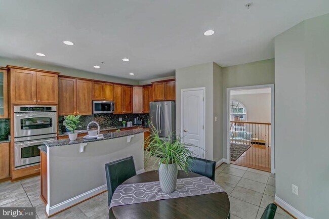 Foto del edificio - 14842 Potomac Corner Ln