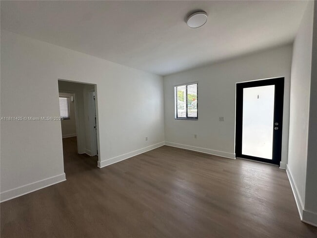 Foto del edificio - 411 SW 18th Rd