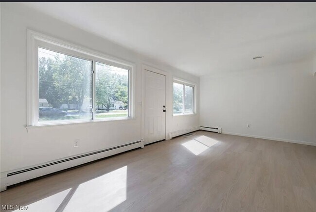 Foto del edificio - Beautiful 3 Bedroom Mentor Home