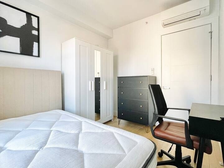 Primary Photo - Furnished room/NOT APARTMENT