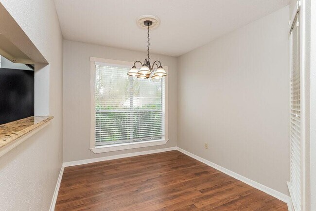 Building Photo - 7851 Gatehouse Dr