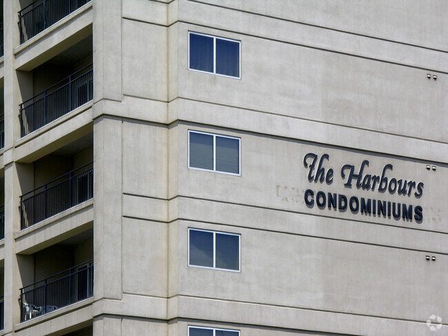 Southeast corner and signage - The Harbours Condominiums