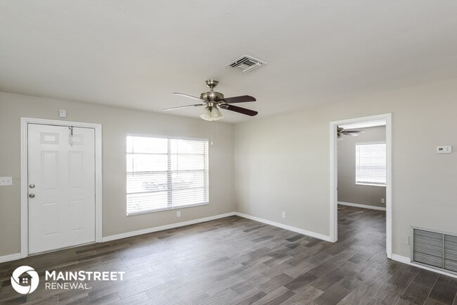 Building Photo - Welcome to Your Dream Home!