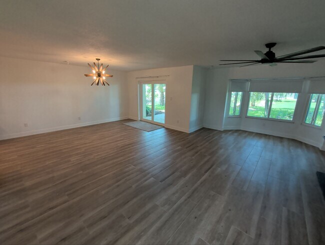 Building Photo - 1286 N Seagull Pt