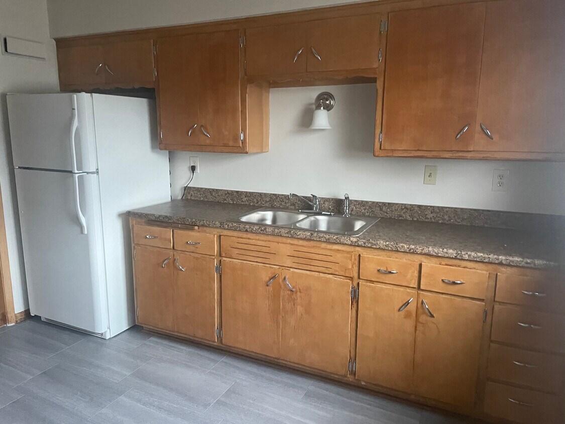 5250 N Mohawk Ave Unit 1, Glendale, WI 53217 5250 N Mohawk Ave