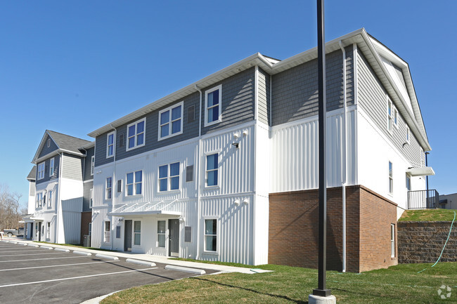 Building Photo - North Creek Apartments