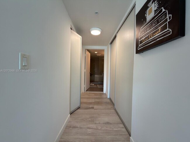 Foto del edificio - 6620 Indian Creek Dr