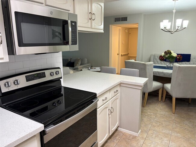 Building Photo - 14555 Wunderlich Dr