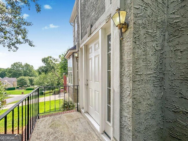 Building Photo - 2945 Georgian Manor Dr
