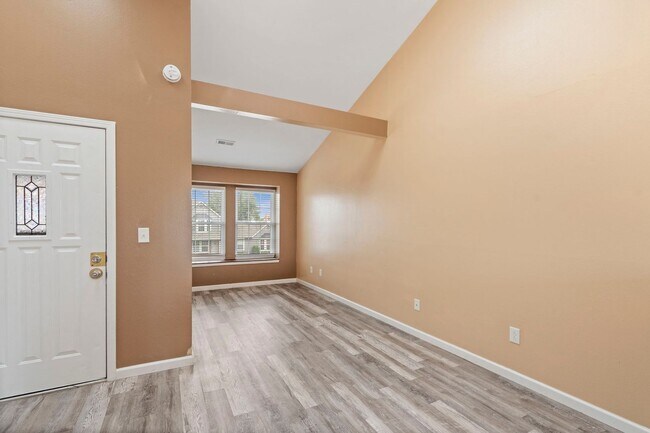 Foto del edificio - 16934 E Whitaker Dr