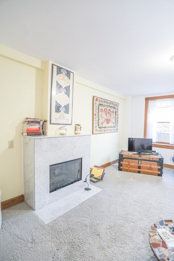 Primary Photo - 2101 N Clifton Ave