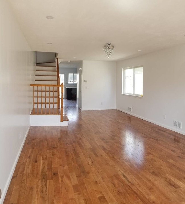 Building Photo - 117 Hett Ave