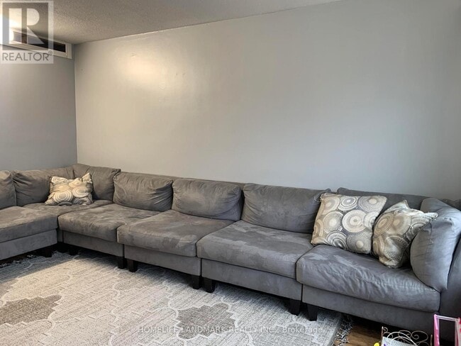 Photo du bâtiment - 145 Tulloch Dr