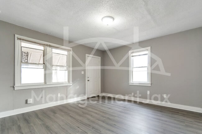 Photo - 2568 Commonwealth Ave House