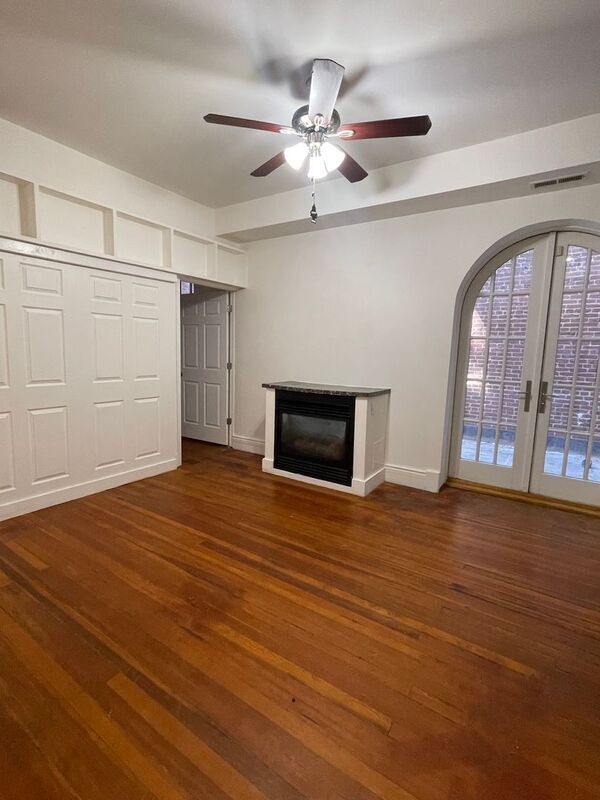 Foto del edificio - 407 N Charles St