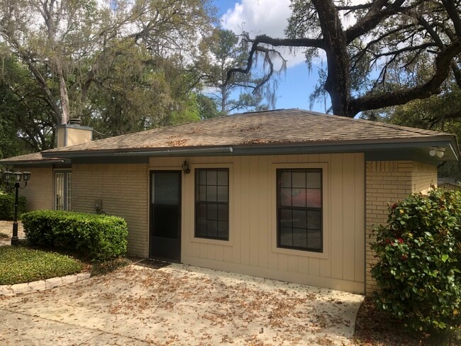 Front - 2860 Duffton Loop