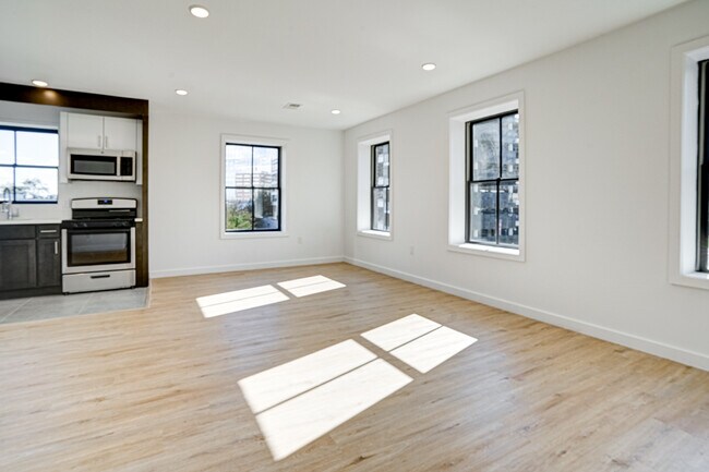 Building Photo - 40 Mulberry St