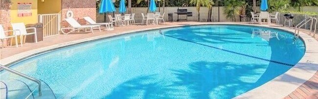 Building Photo - 2426 SE 17th St Building Photo - 2426 SE 17th St