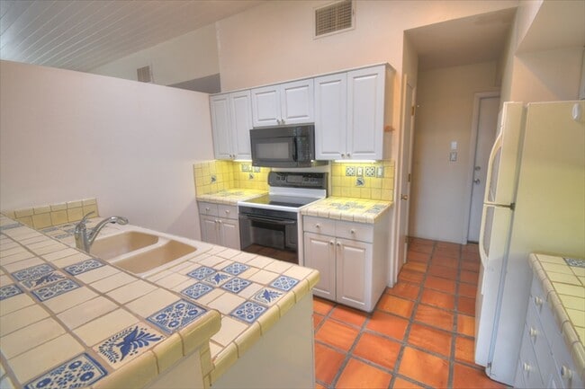 Building Photo - 2517 Tramway Terrace Ct NE