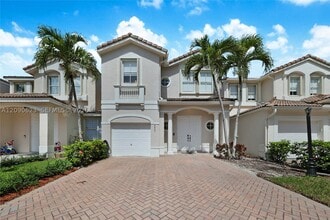 Building Photo - 4850 NW 108th Pl