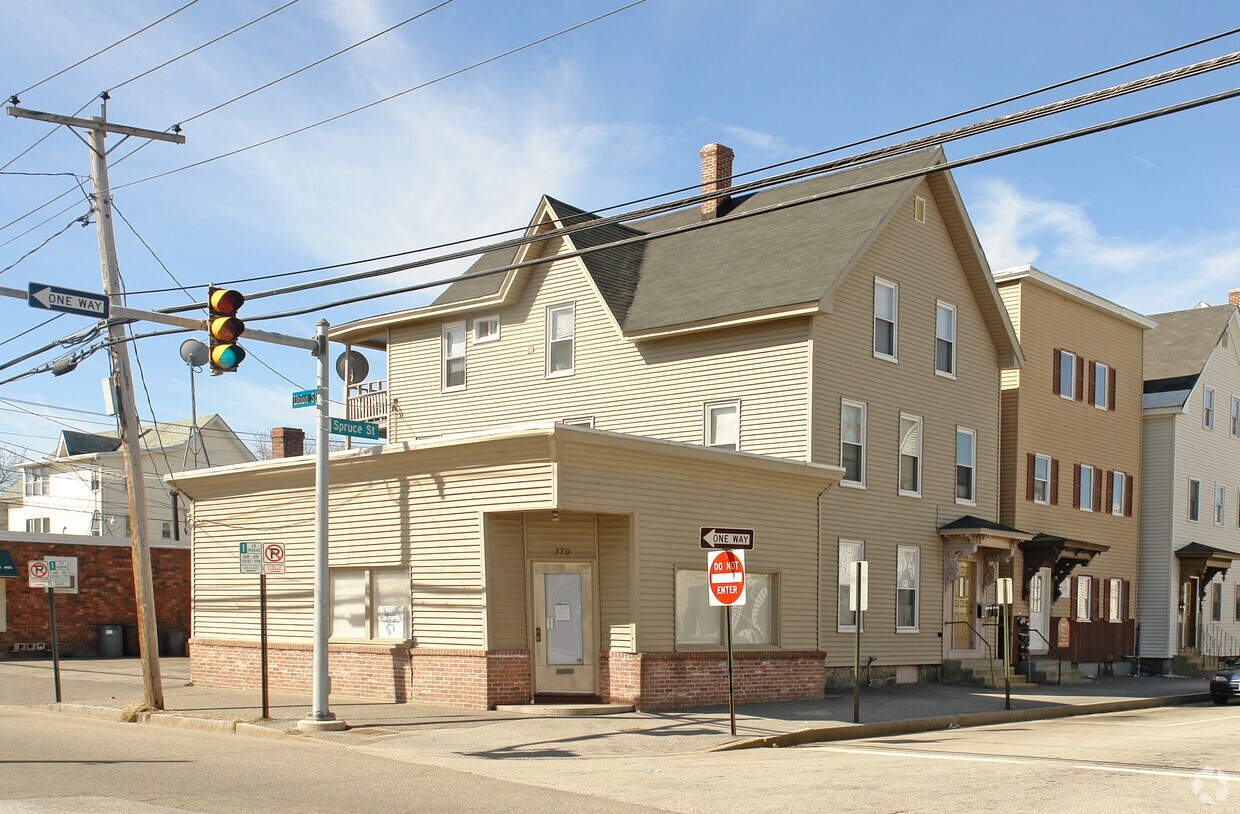 370 Union St, Manchester, NH 03103 370 Union St Manchester, NH