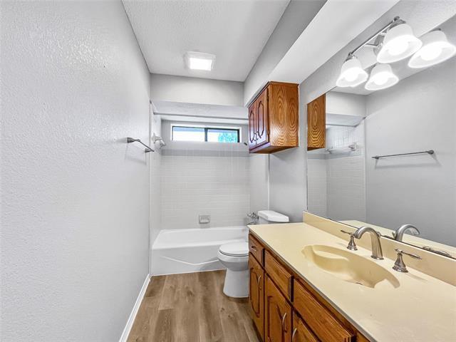 Foto del edificio - 700 Dartbrook Dr
