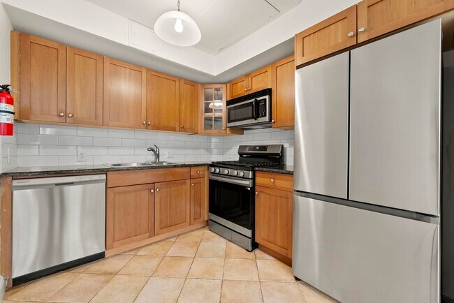 Foto del edificio - 300 Communipaw Ave