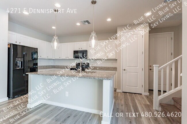 Building Photo - 4271 E Dennisport Ave