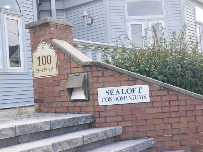 Foto del edificio - 100 1st St