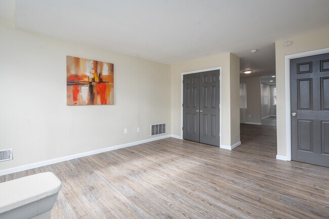 Foto del edificio - 820 E North Ave
