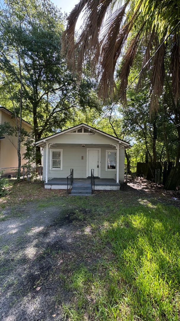Building Photo - Cozy 2/1 For Rent! Ask About Our Move In S...