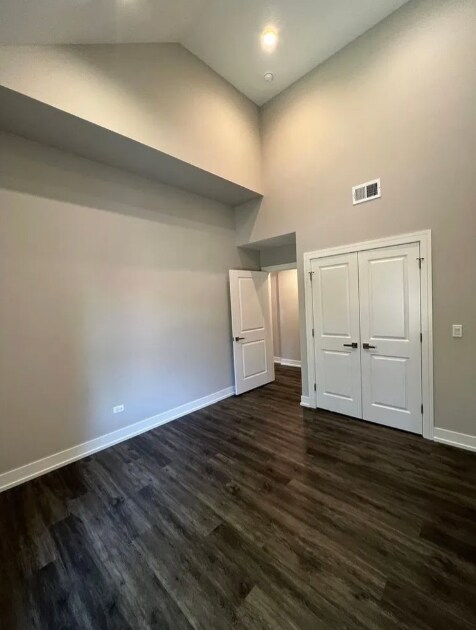 Foto del edificio - 4851 N Claremont Ave
