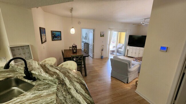 Building Photo - 5090 Fairways Cir