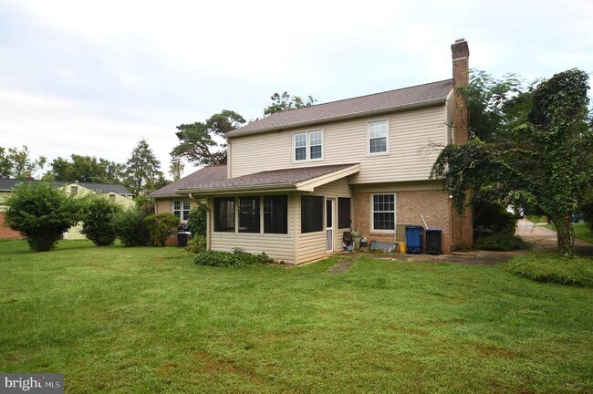 Foto del edificio - 8405 Harker Dr