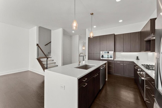 Foto del edificio - 1388 La France Street Northeast