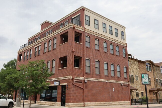 Foto del edificio - Modern Condo Near Old Town Charm + $200 Mo...