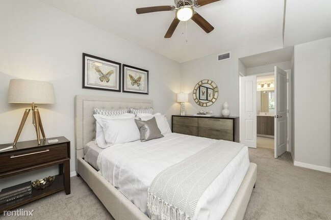 Building Photo - 1 br, 1 bath Condo - 950 SW 57th Ave ADINA I