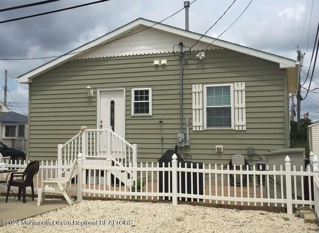 Building Photo - 31 E Plover Way